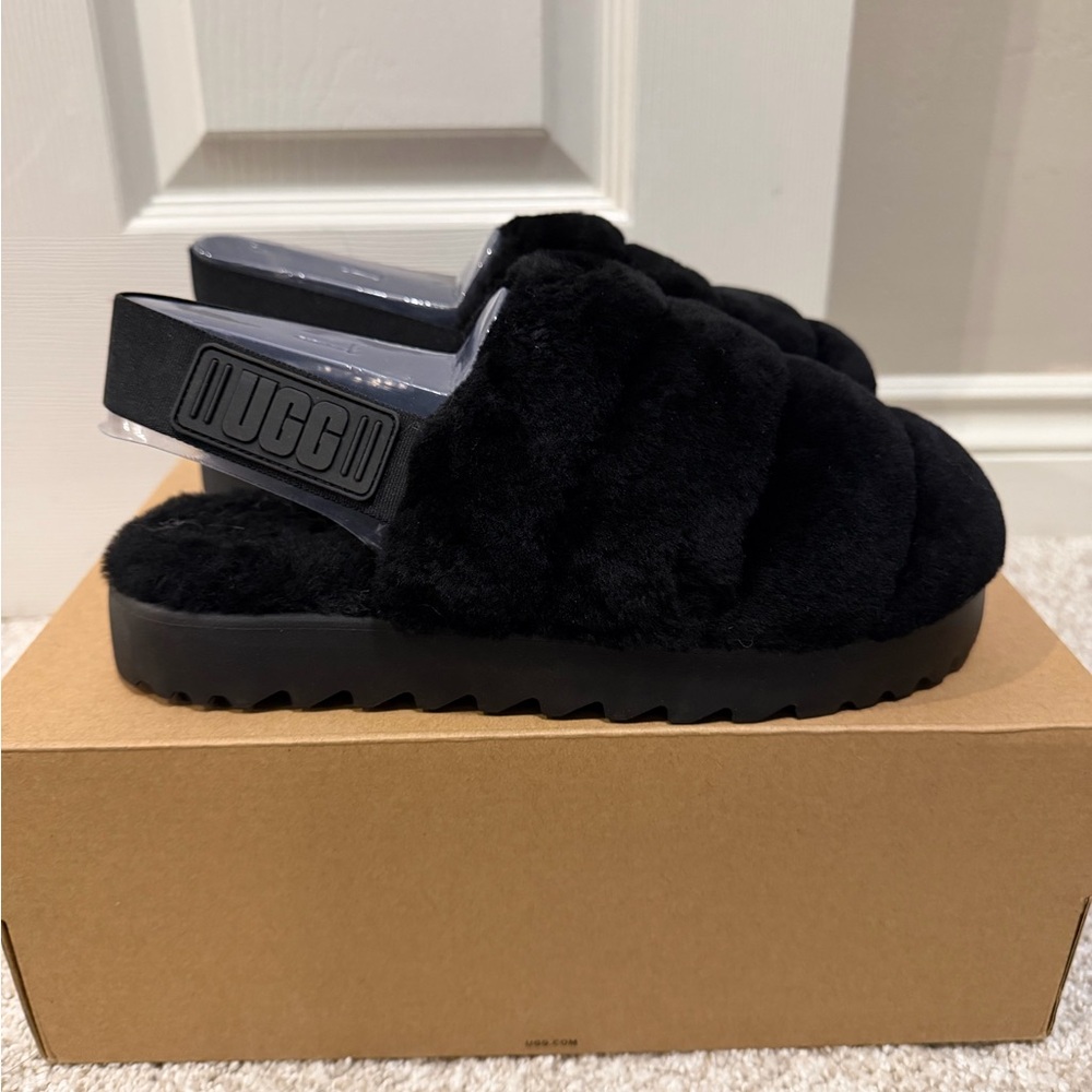 Authentic UGG Women size 7 Fluff Yeah platform sandals
